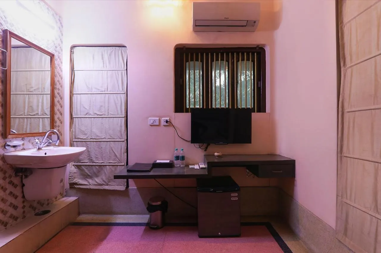 Fabhotel East View Varanasi