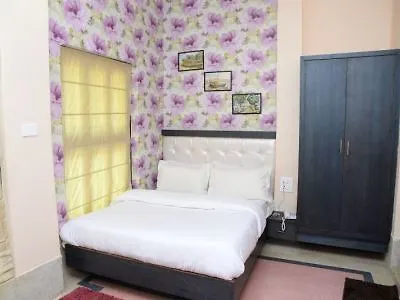 Hotel Fabhotel East View Varanasi