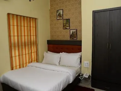 Fabhotel East View Varanasi