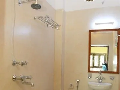 *** Hotel Fabhotel East View Varanasi India